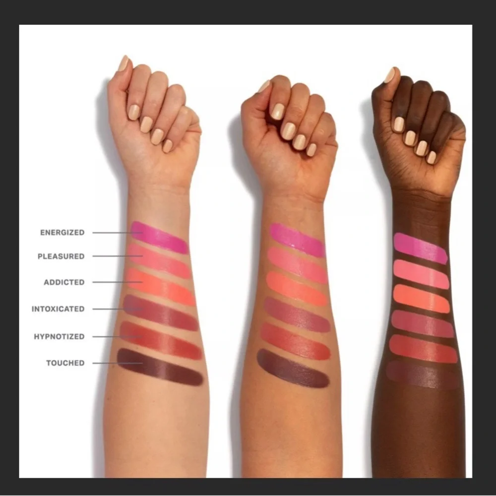 Morphe ENERGIZED Huephoric 3-1 silk blush Swirl Compact cream blush